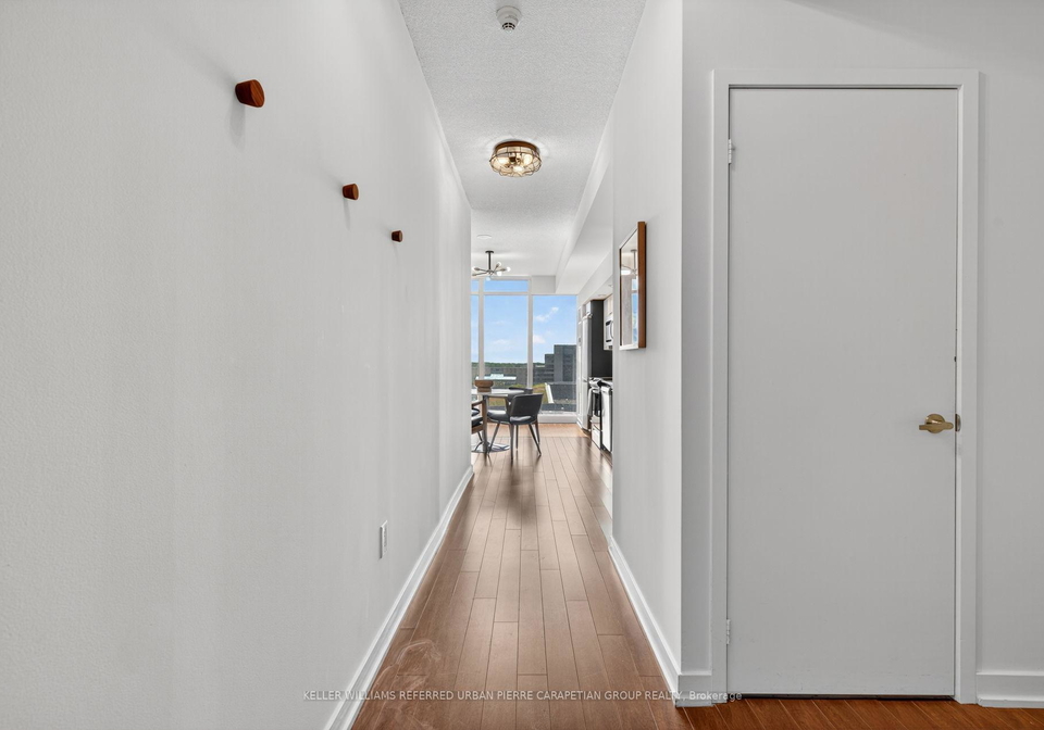 8-telegram-mews-toronto-ontario-c12366462