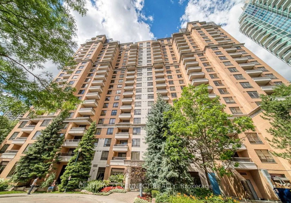 18-sommerset-way-n-north-york-ontario-c12366510
