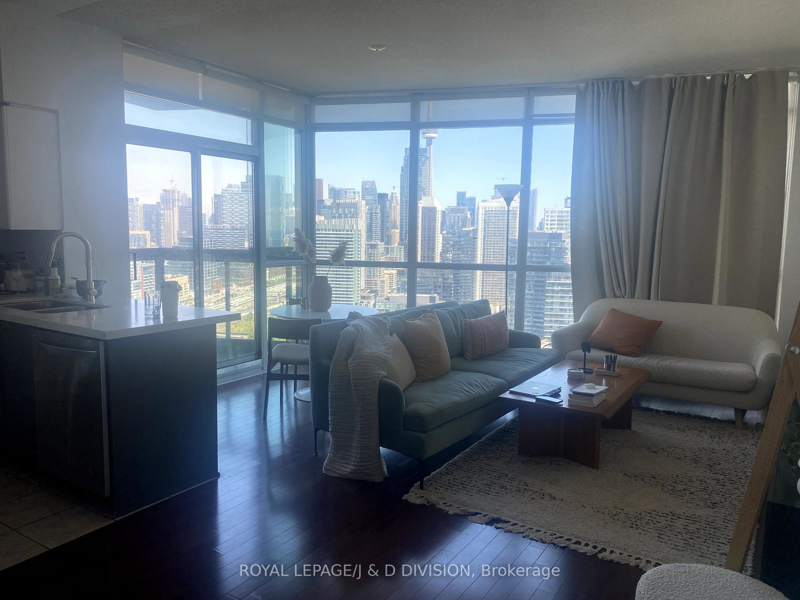 219-fort-york-boulevard-toronto-ontario-c12366613