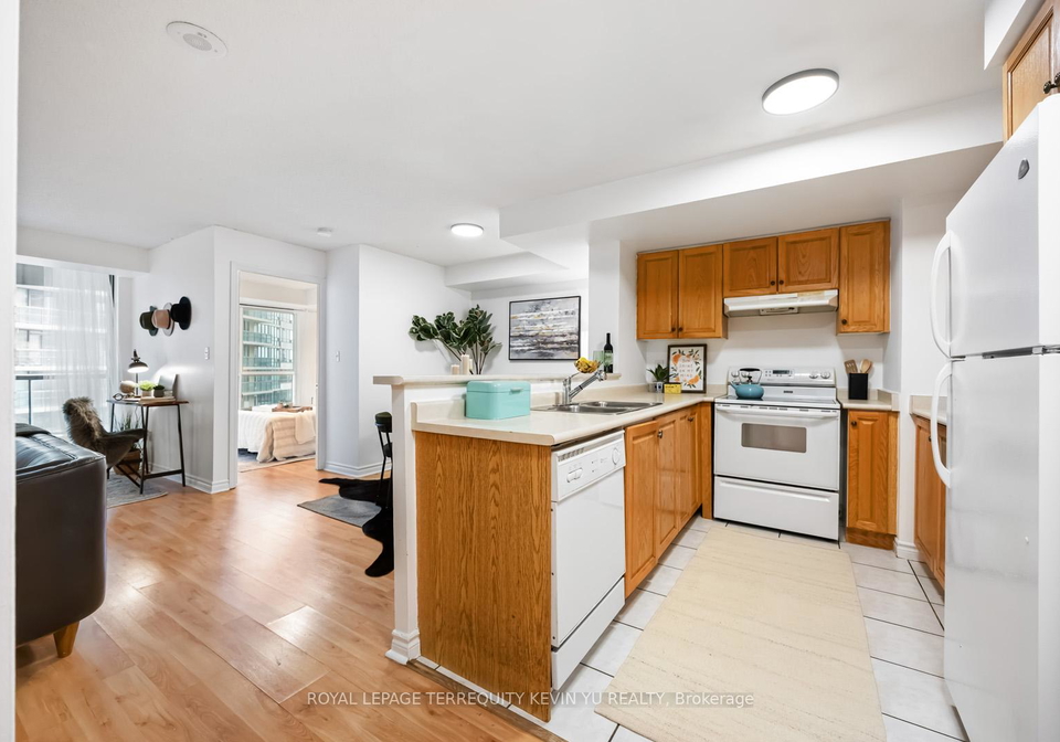 7-lorraine-drive-toronto-ontario-c12366832