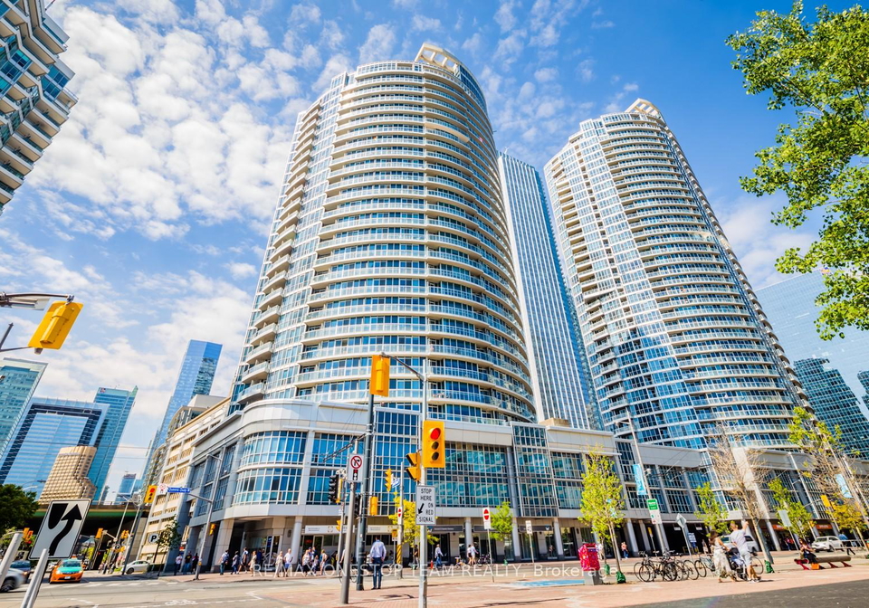 218-queens-quay-w-toronto-ontario-c12366919