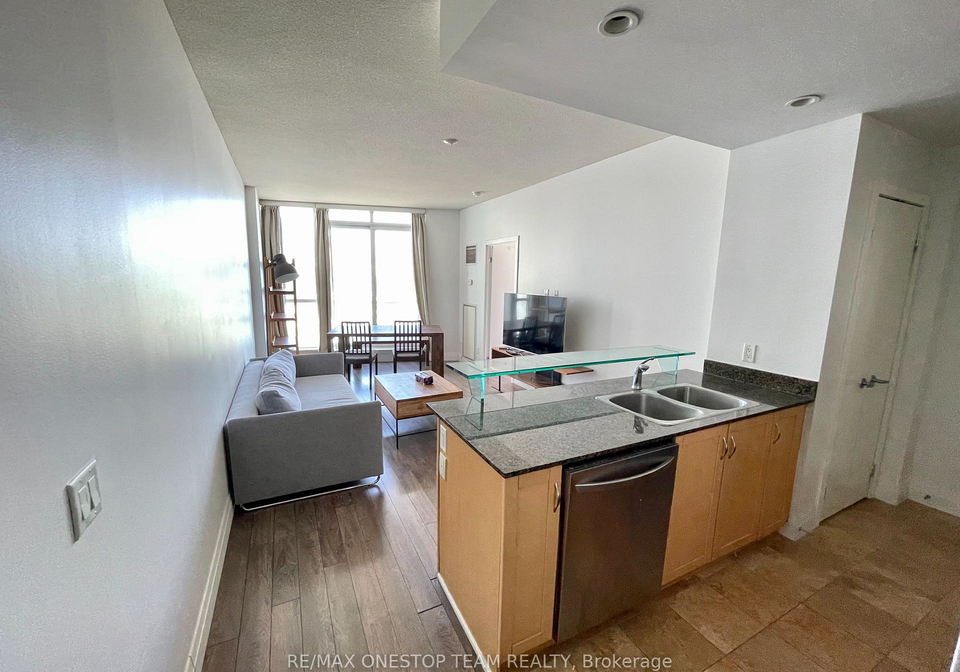 218-queens-quay-w-toronto-ontario-c12366919