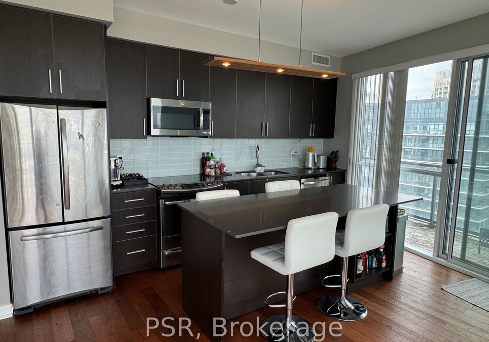 20-bruyeres-mews-toronto-ontario-c12367152