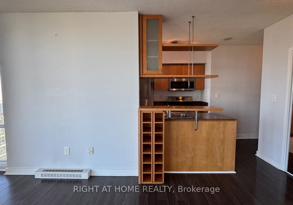 35-mariner-terrace-toronto-ontario-c12368079