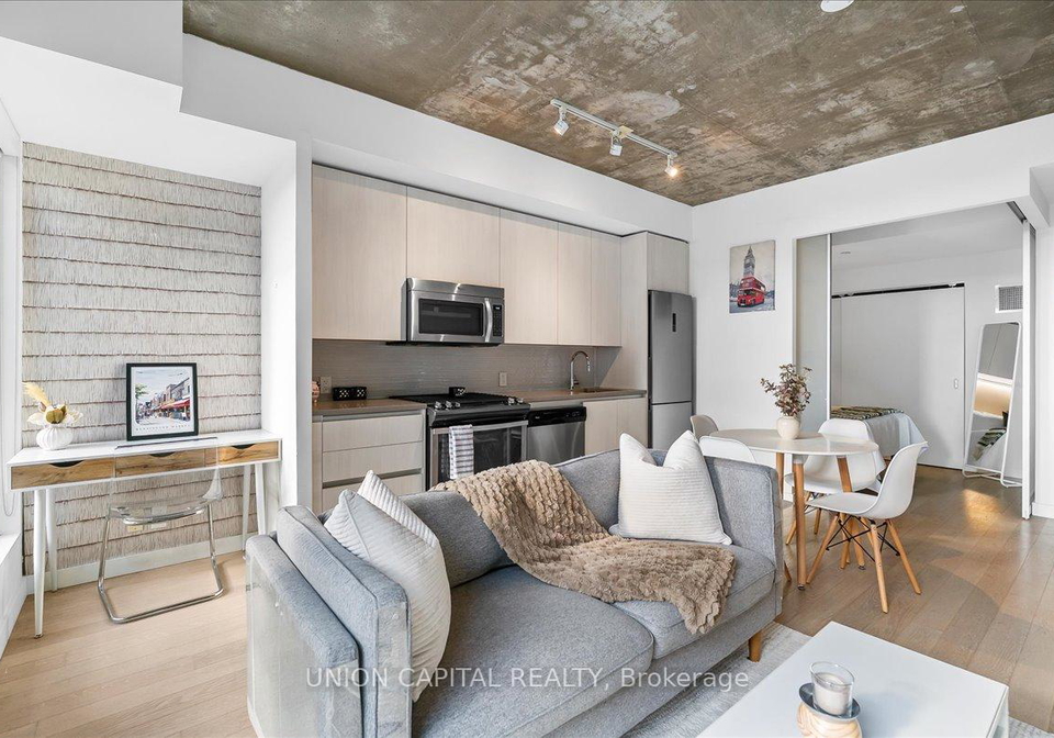 111-bathurst-street-toronto-ontario-c12368289