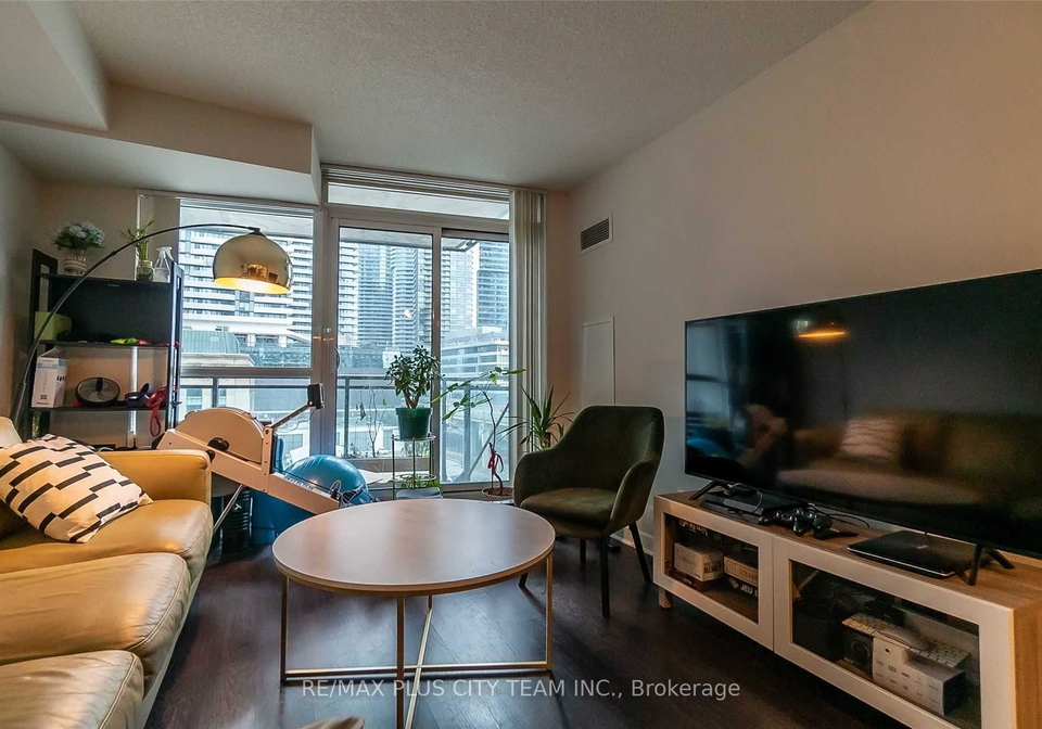 33-bay-street-toronto-ontario-c12368365
