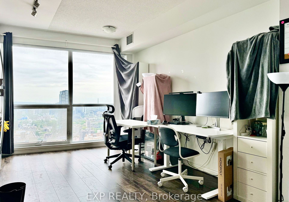 386-yonge-street-toronto-ontario-c12368511