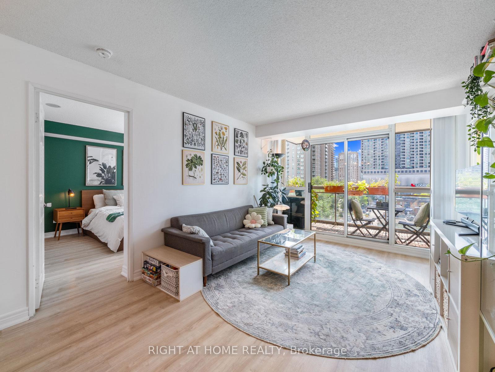 18-parkview-avenue-north-york-ontario-c12368641