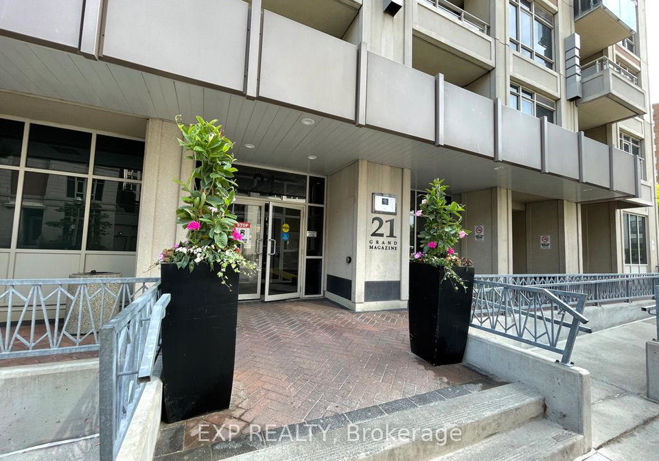 21-grand-magazine-street-toronto-ontario-c12369122