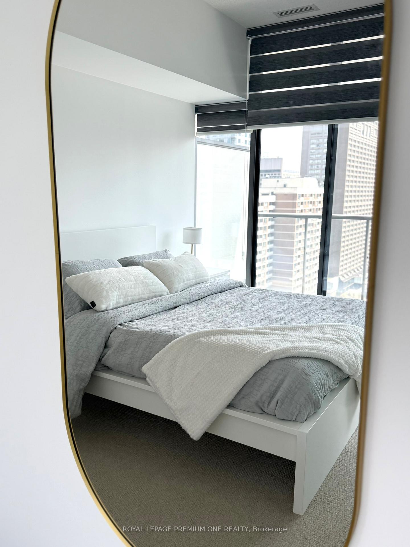 33-charles-street-e-toronto-ontario-c12369130