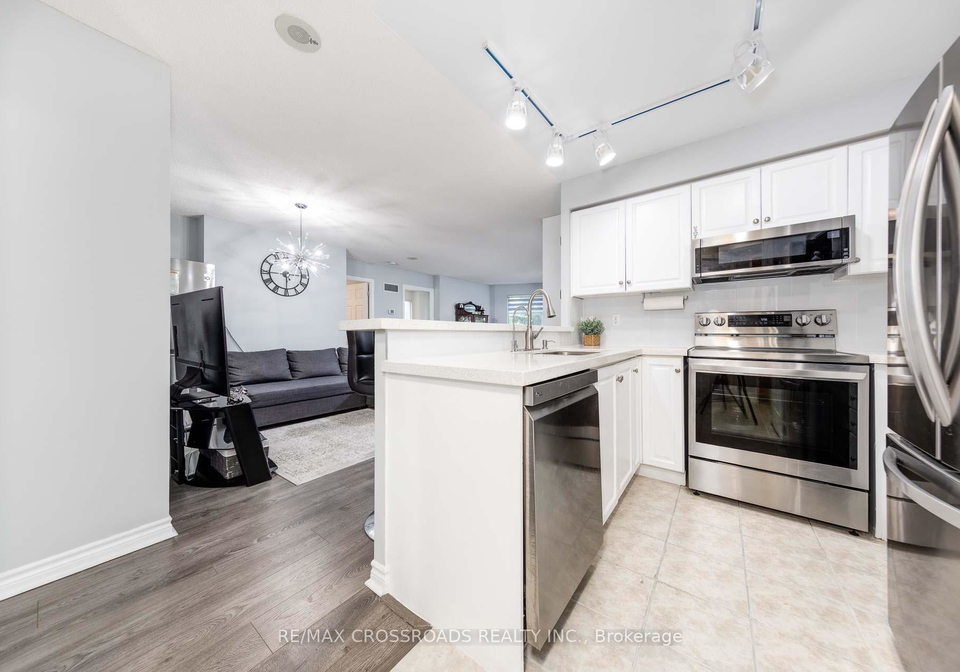 7-lorraine-drive-toronto-ontario-c12369156