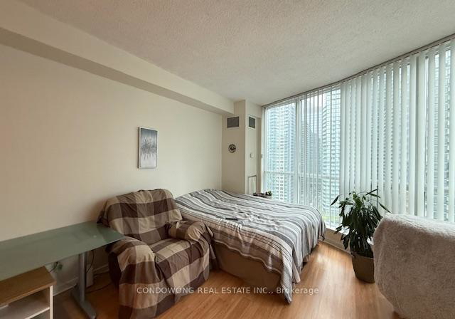 208-queens-quay-w-toronto-ontario-c12369396