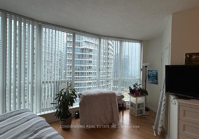 208-queens-quay-w-toronto-ontario-c12369396