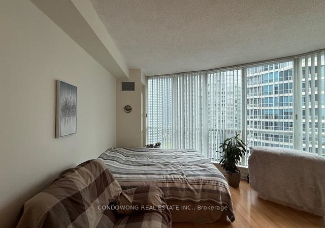 208-queens-quay-w-toronto-ontario-c12369396