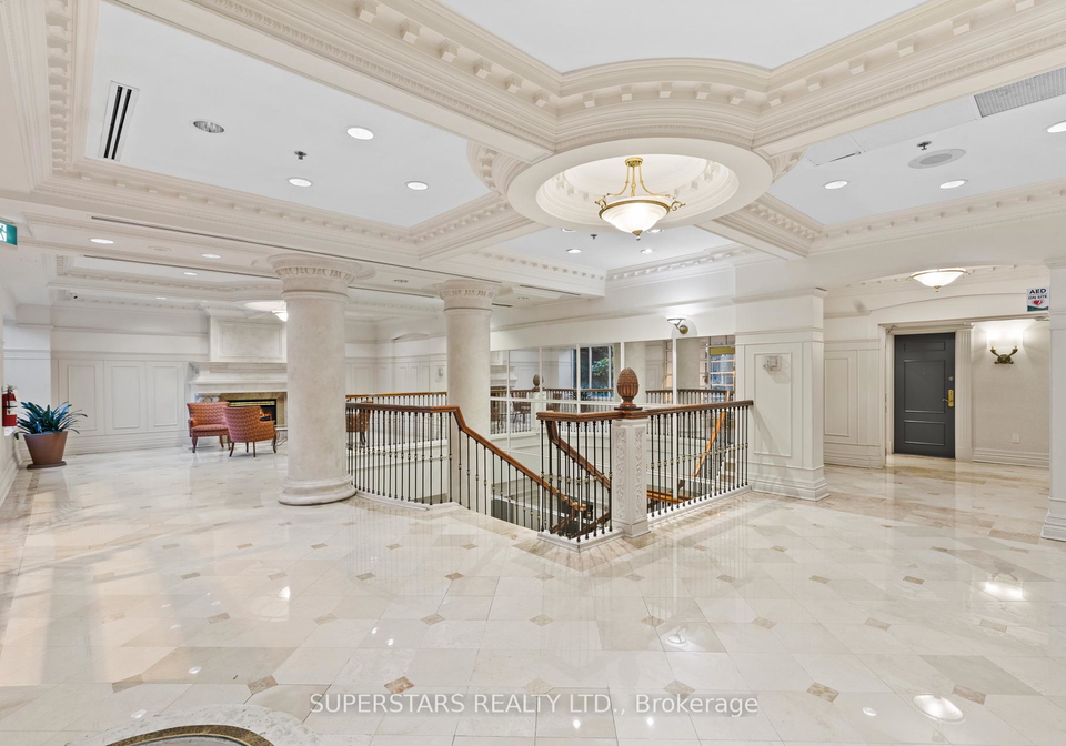 18-sommerset-way-north-york-ontario-c12369583