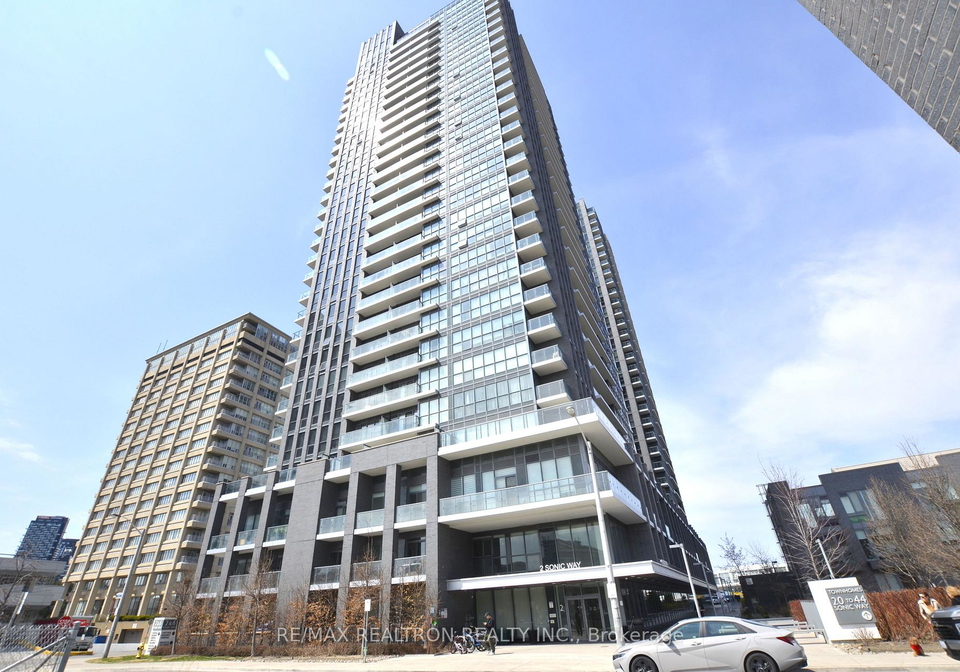 2-sonic-way-east-york-ontario-c12369624