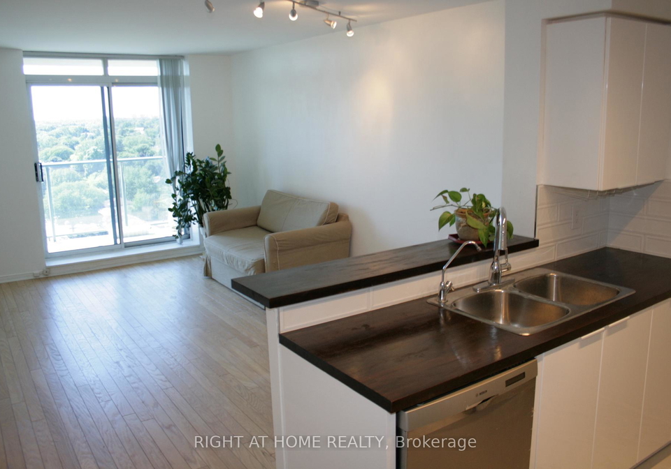 233-beecroft-road-toronto-ontario-c12369660