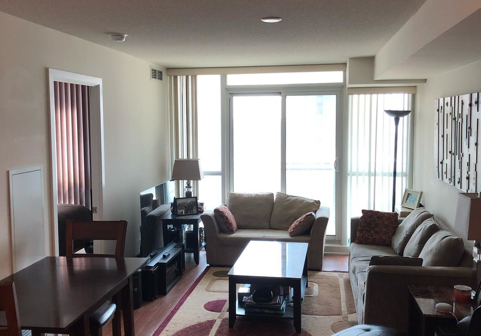 33-bay-street-toronto-ontario-c12369872