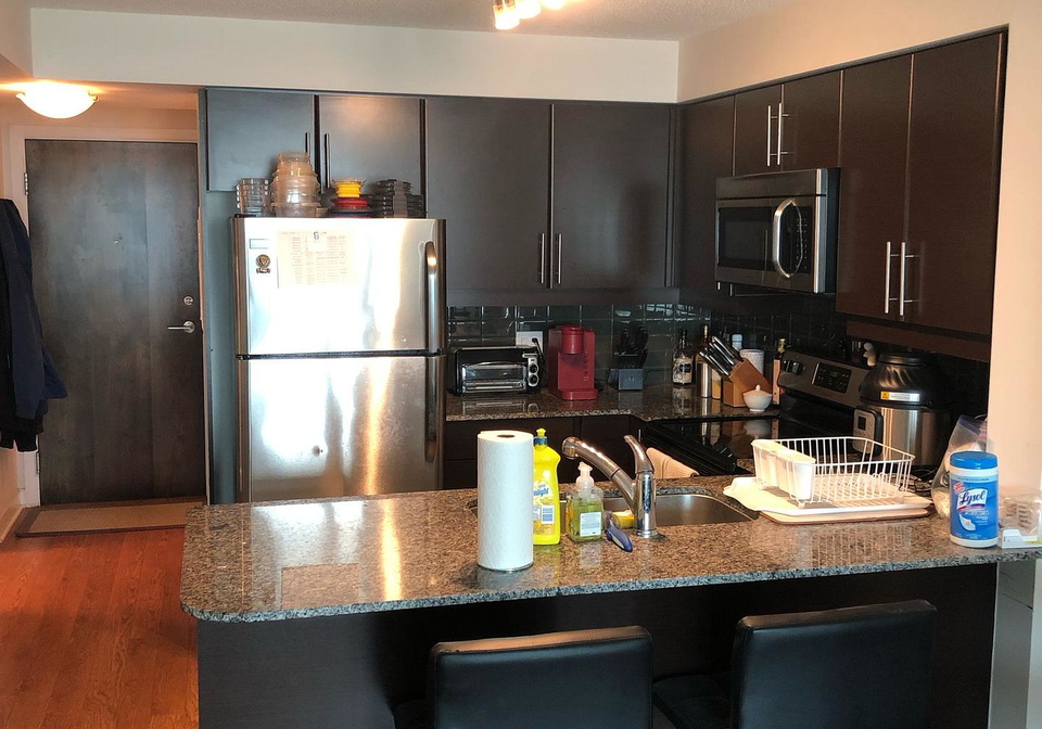 33-bay-street-toronto-ontario-c12369872