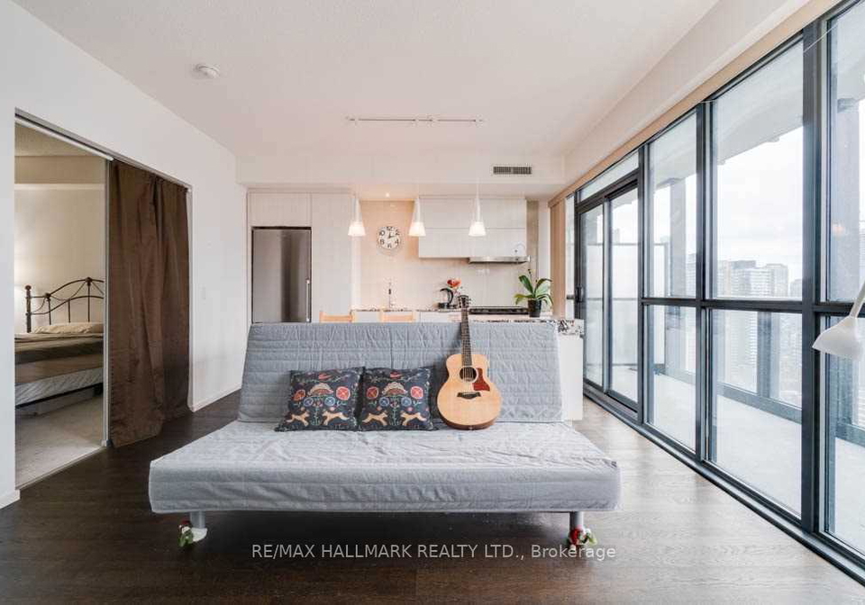 101-charles-street-e-toronto-ontario-c12369996