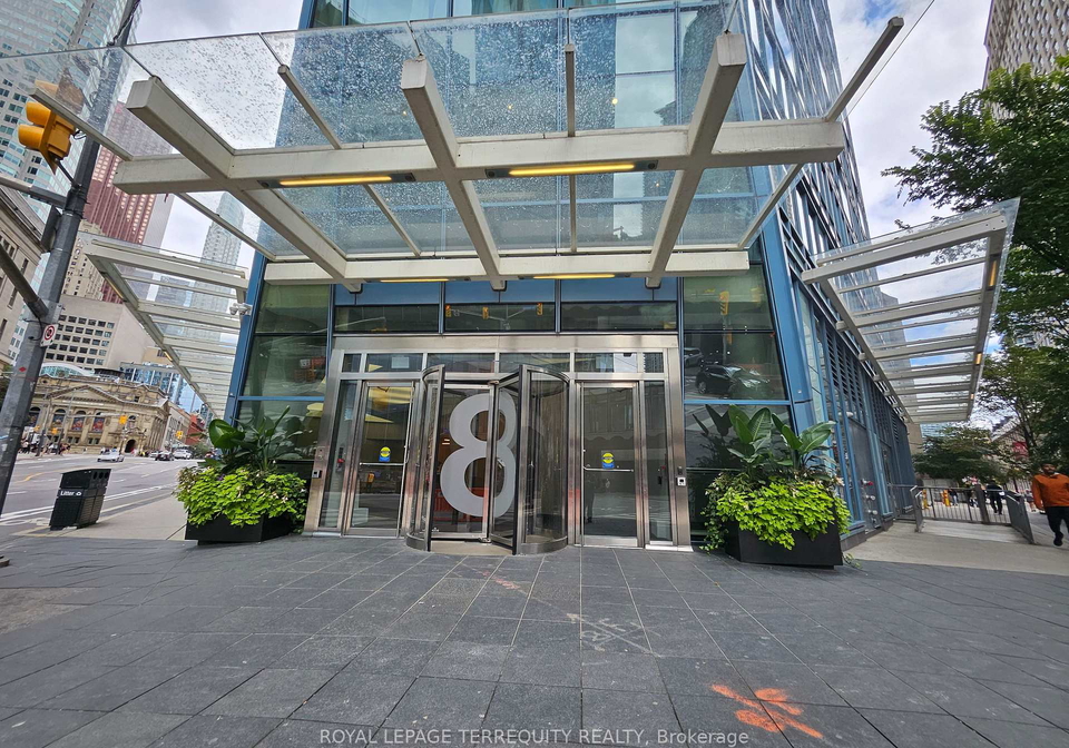8-the-esplanade-toronto-ontario-c12370271