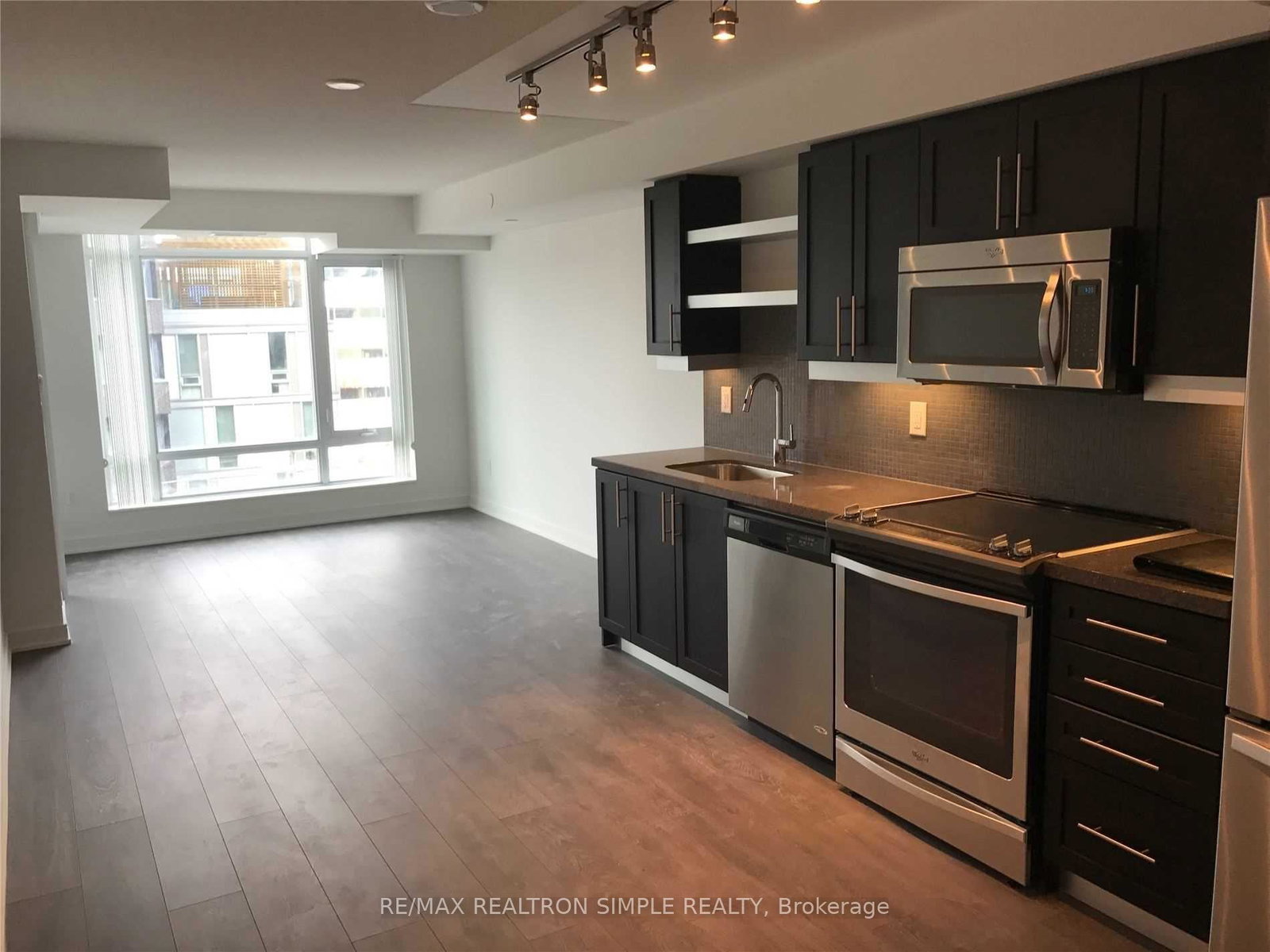 525-adelaide-street-w-toronto-ontario-c12370300