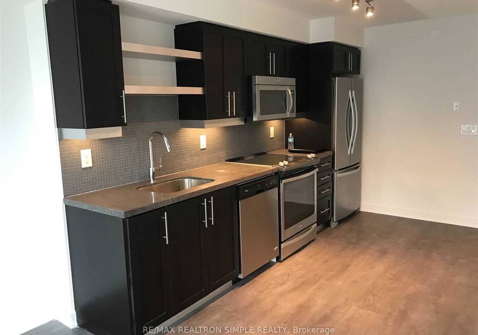 525-adelaide-street-w-toronto-ontario-c12370300