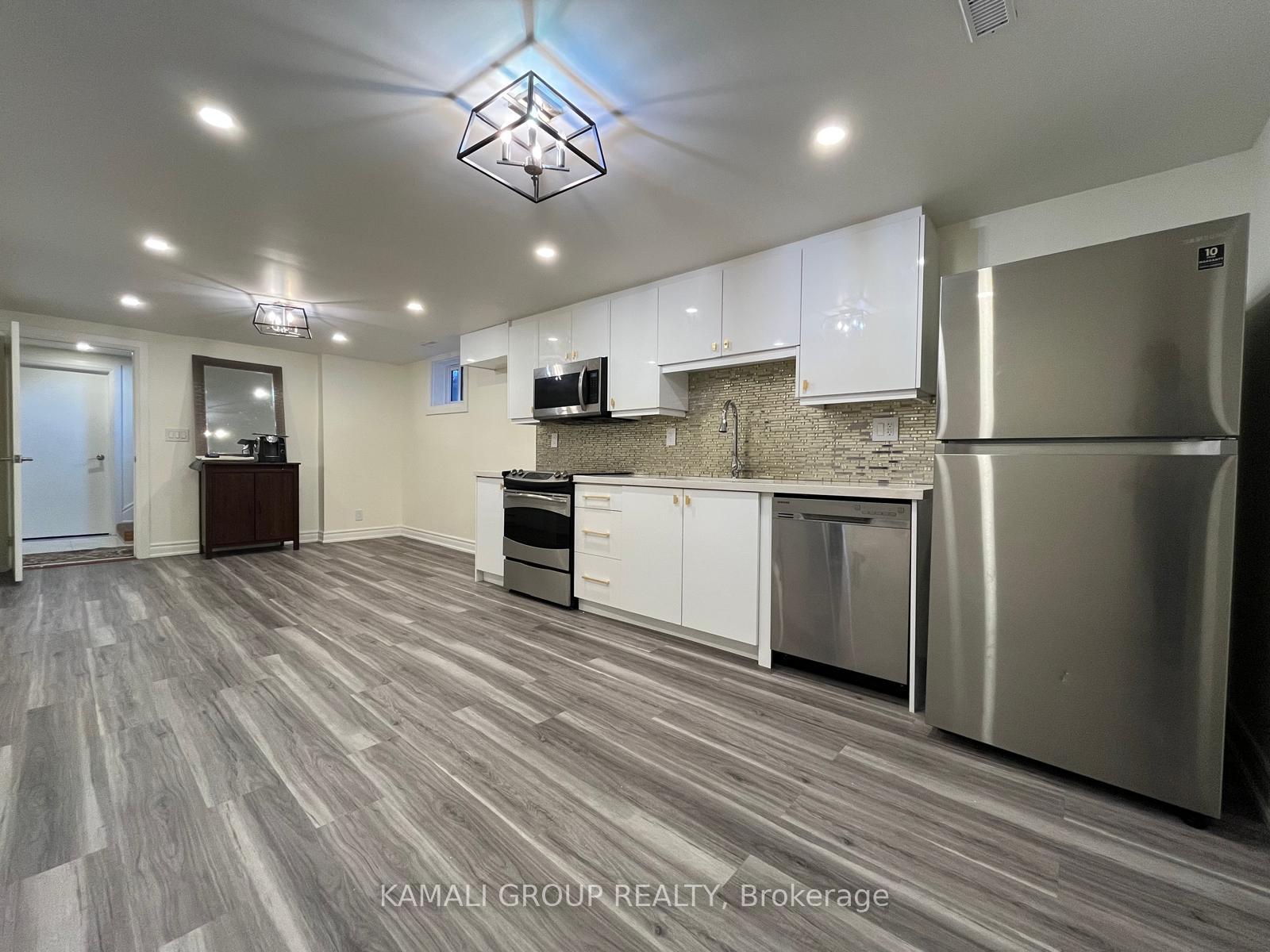 16-mosedale-crescent-north-york-ontario-c12370309