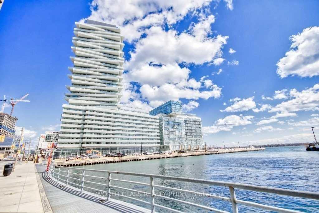 15-queens-quay-e-toronto-ontario-c12370373