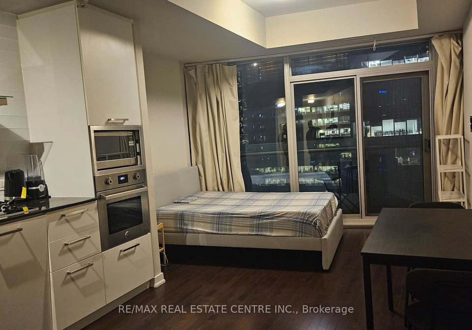 12-york-street-toronto-ontario-c12370506