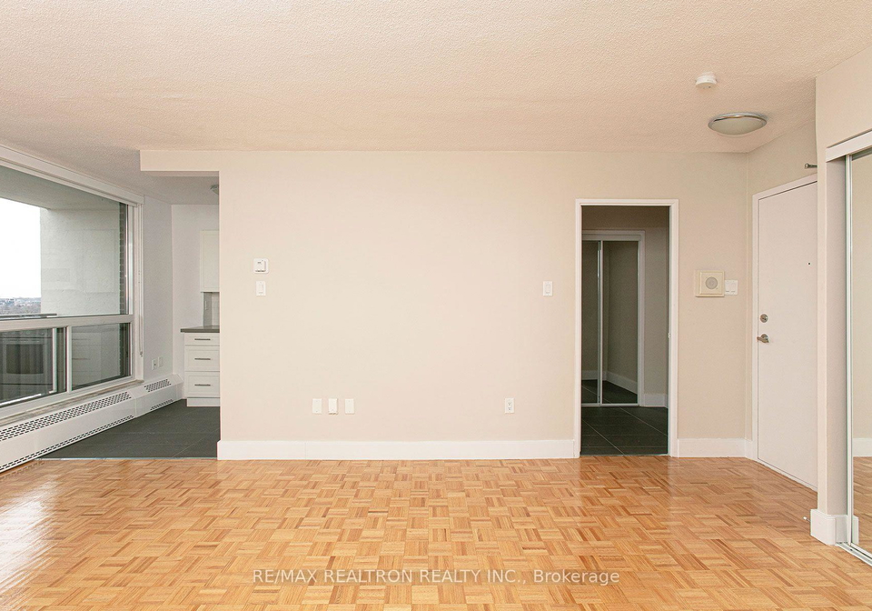 666-spadina-avenue-toronto-ontario-c12370813