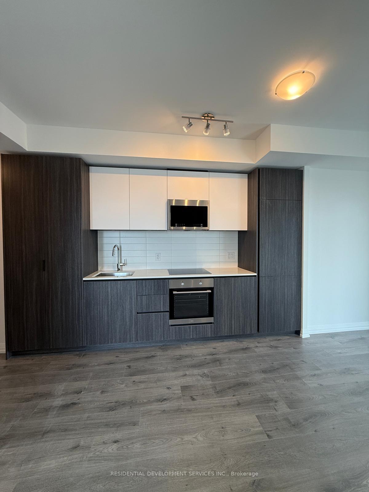 28-widmer-street-toronto-ontario-c12370816
