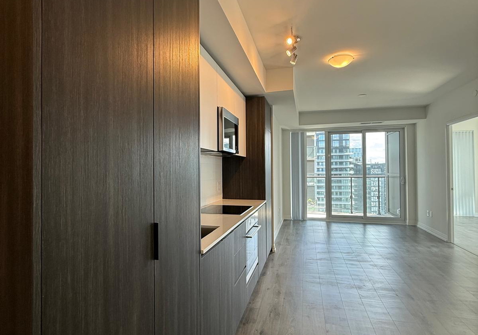 28-widmer-street-toronto-ontario-c12370816