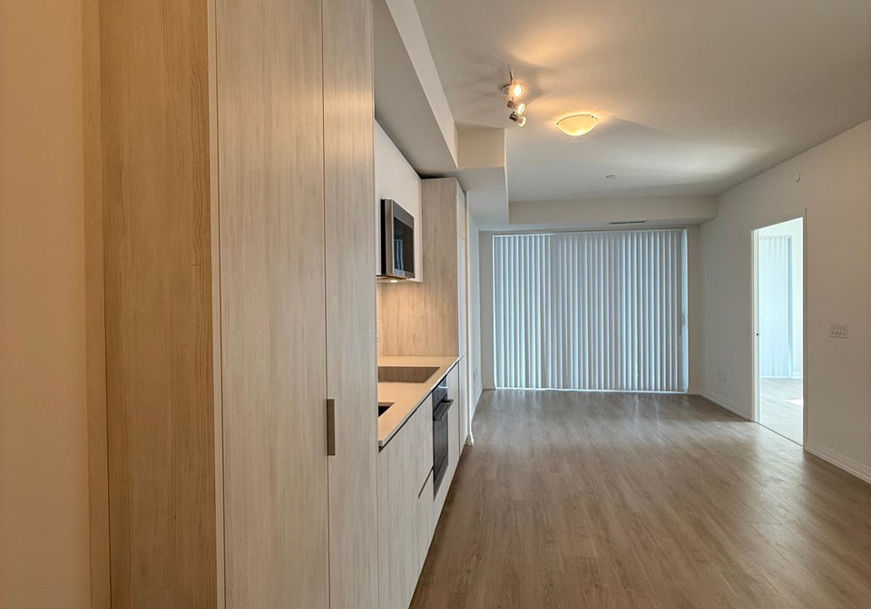 28-widmer-street-toronto-ontario-c12370848