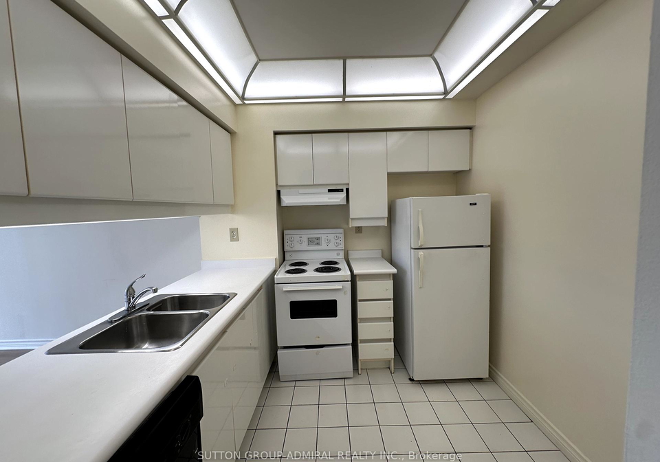736-bay-street-toronto-ontario-c12371098