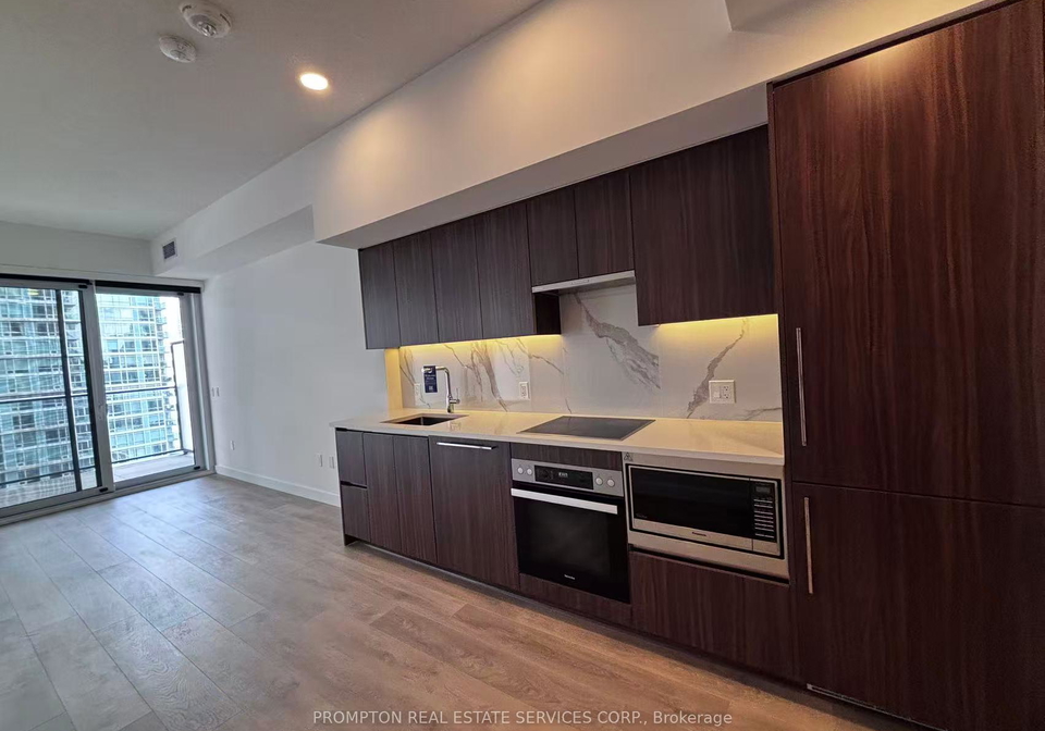 3-concord-cityplace-way-toronto-ontario-c12371431