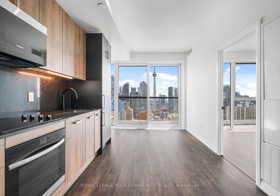 280-dundas-street-w-toronto-ontario-c12372064