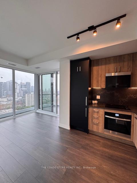 280-dundas-street-w-toronto-ontario-c12372125