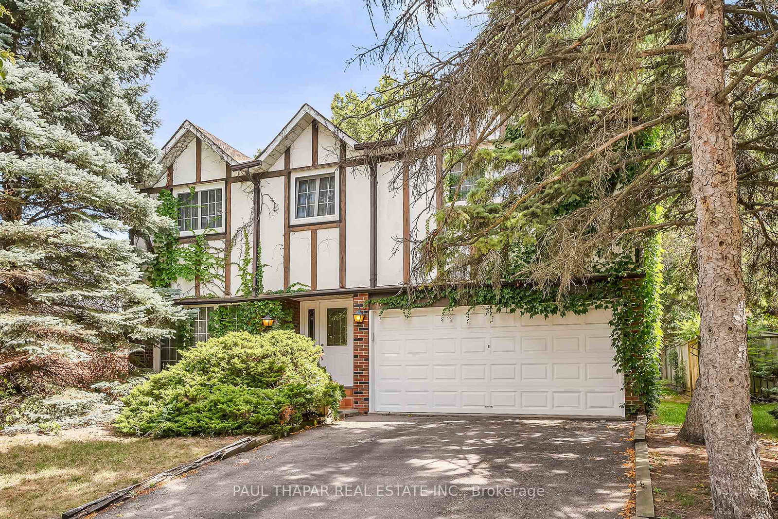17-dolan-gate-north-york-ontario-c12372462