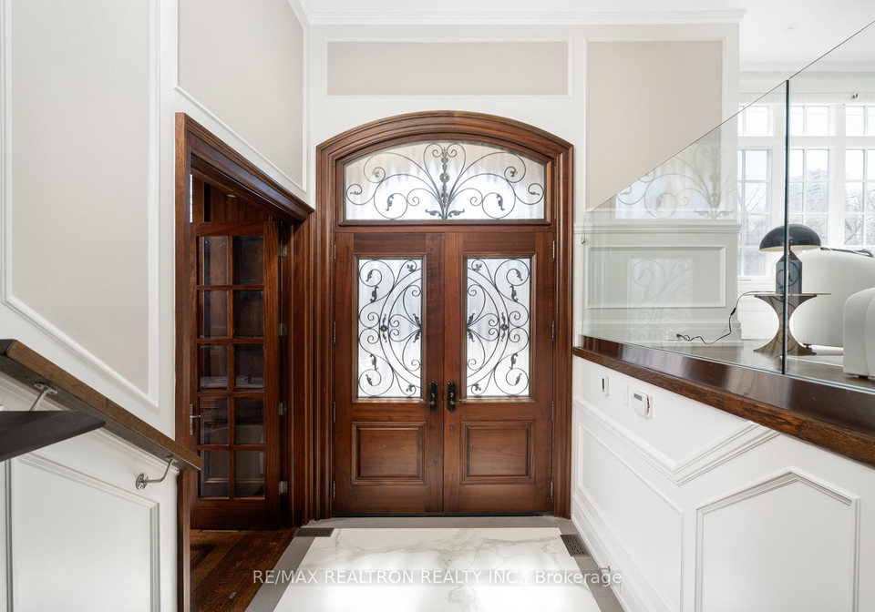 86-hillcrest-avenue-north-york-ontario-c12372499