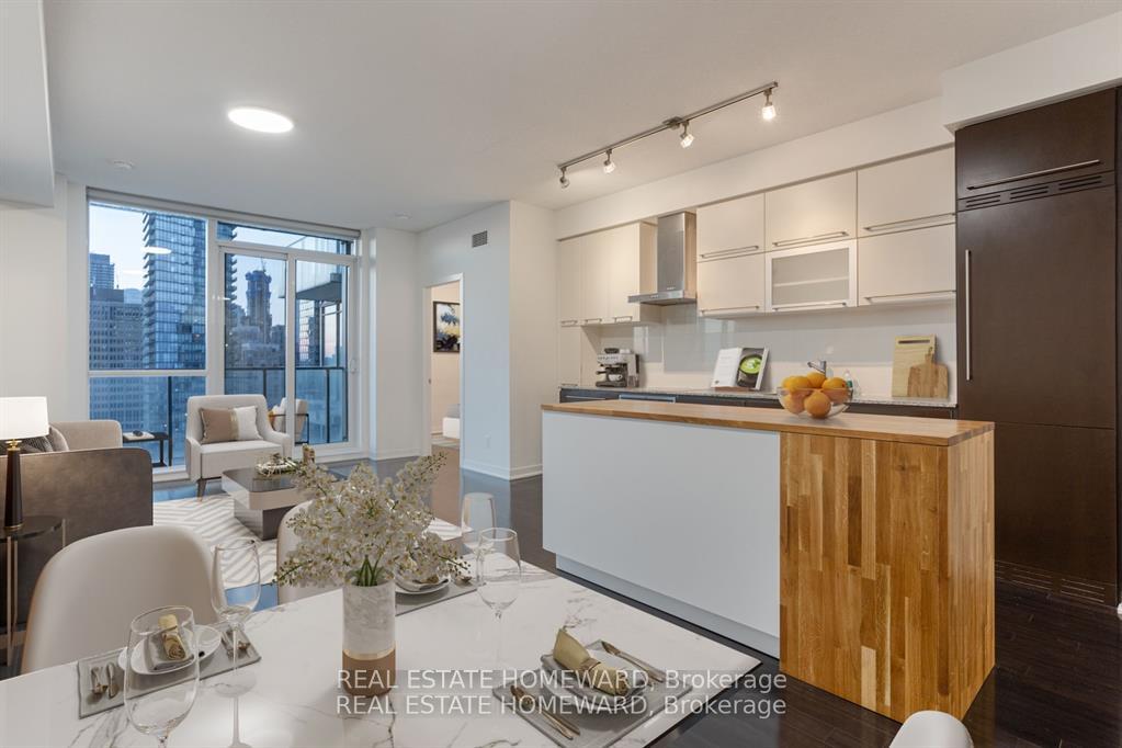 770-bay-street-toronto-ontario-c12372511