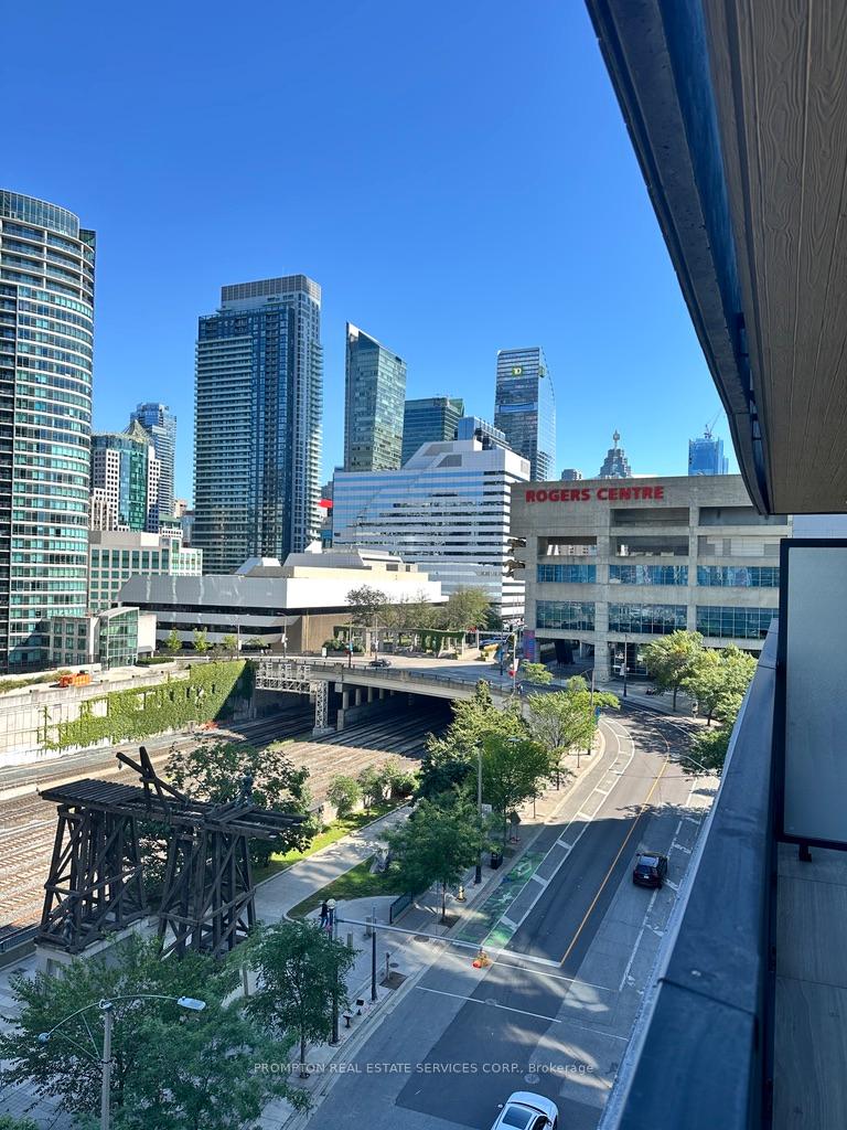 1-concord-cityplace-way-toronto-ontario-c12372697