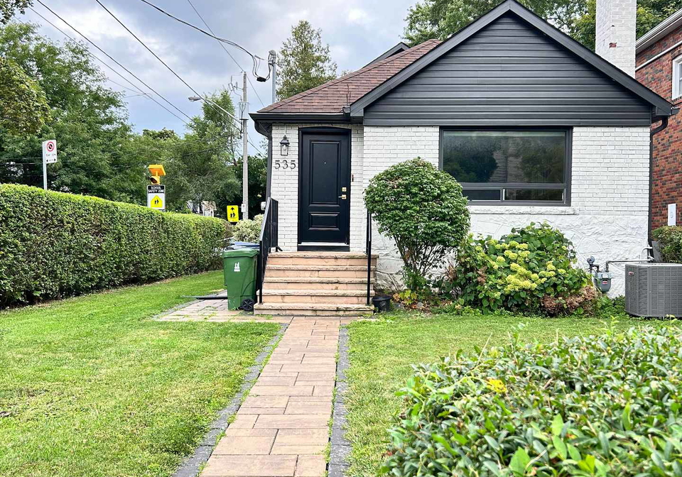 535-broadway-avenue-east-york-ontario-c12372898