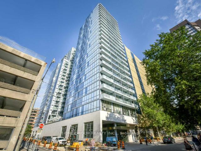 210-simcoe-street-toronto-ontario-c12372931