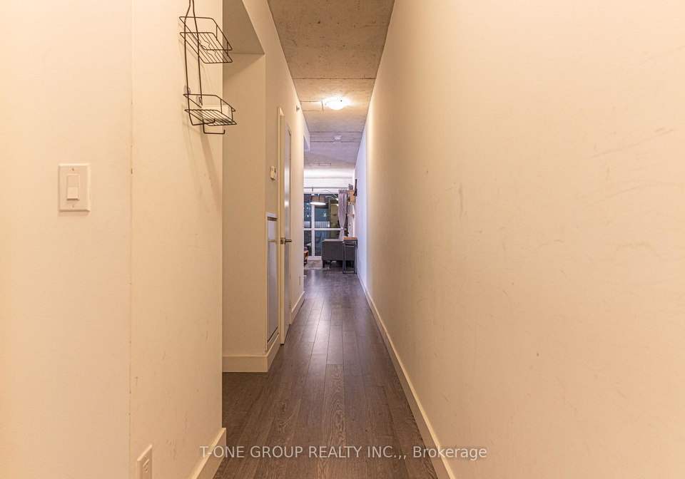 210-simcoe-street-toronto-ontario-c12372931