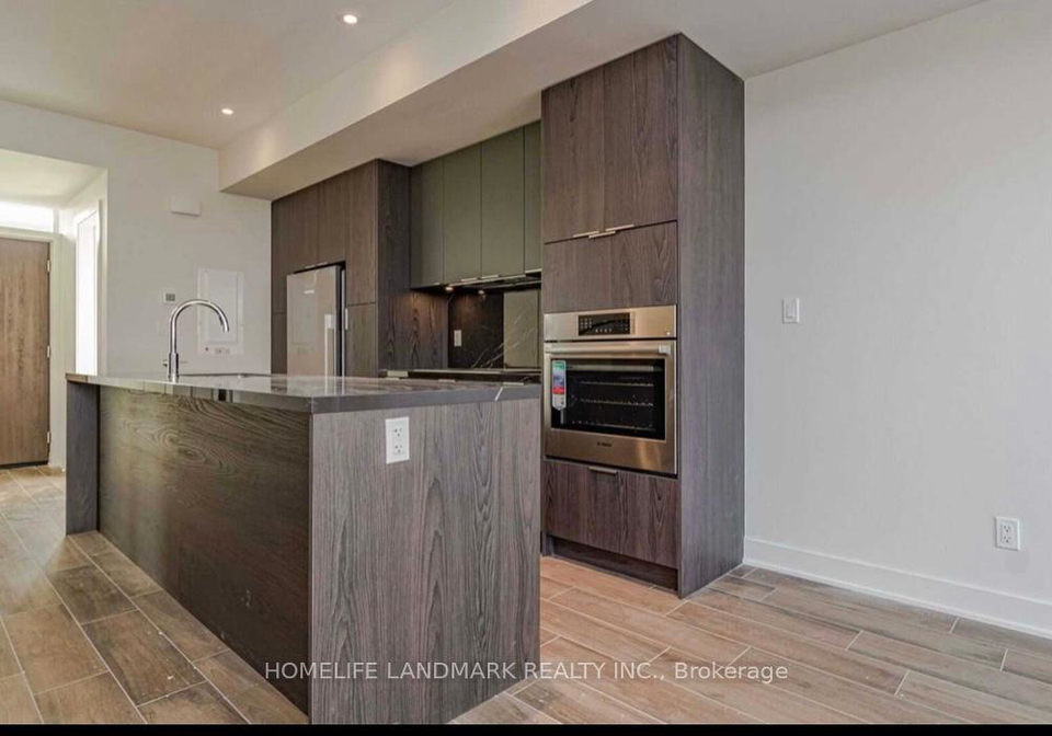 26-sonic-way-east-york-ontario-c12373024