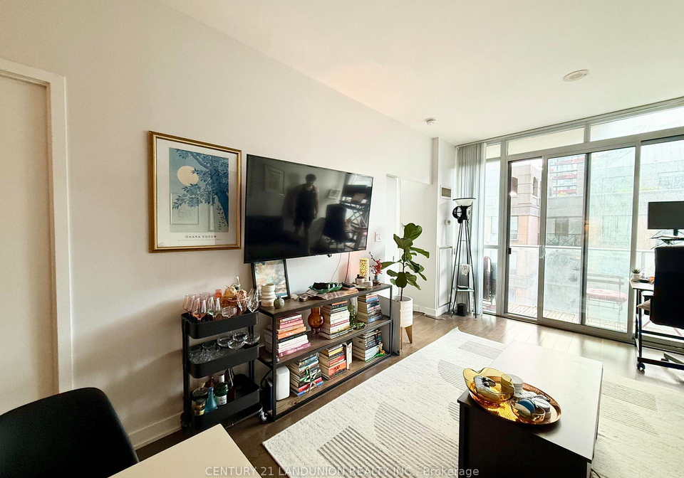 126-simcoe-street-toronto-ontario-c12373058
