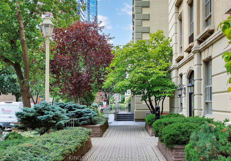 88-charles-street-e-toronto-ontario-c12373742