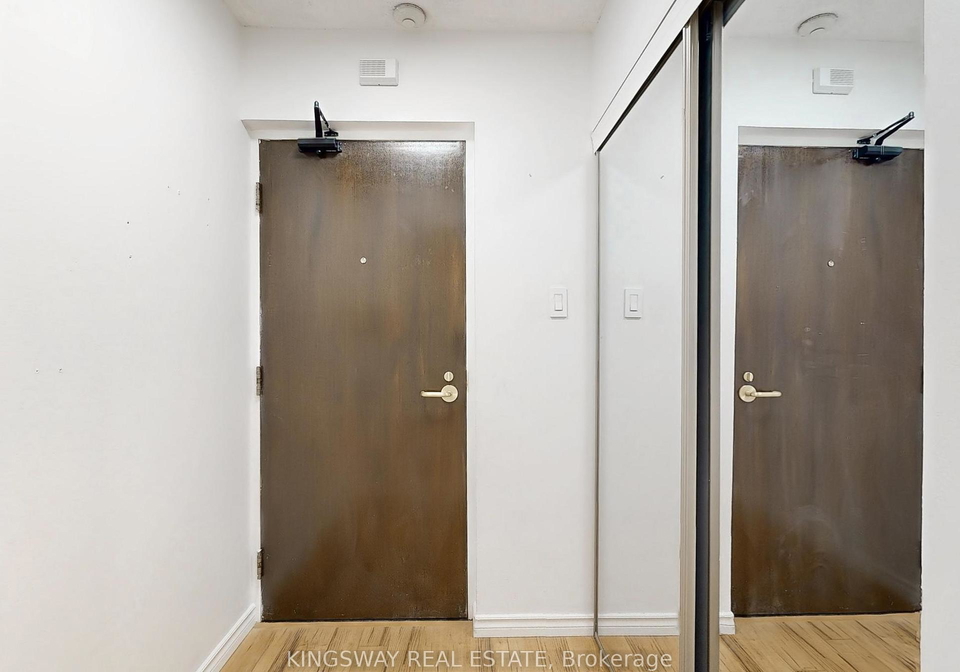 88-charles-street-e-toronto-ontario-c12373742