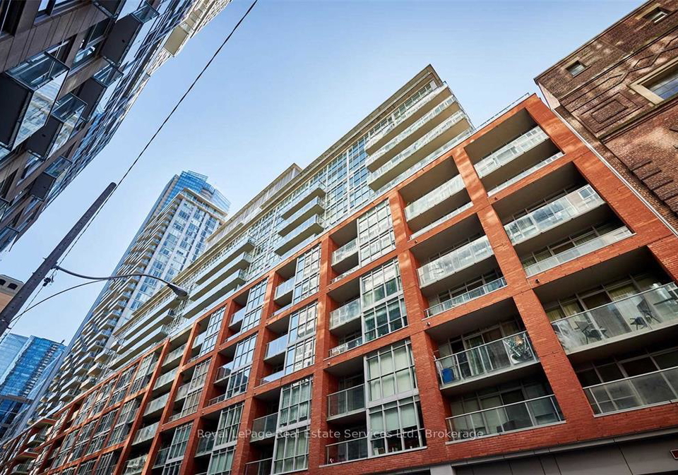 21-nelson-street-toronto-ontario-c12373897